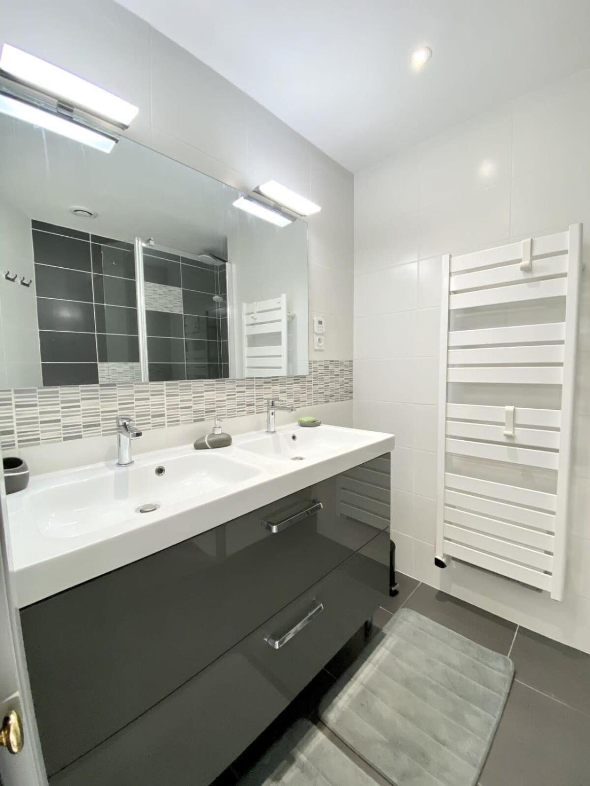 Charmant T3 Cosy A 2 Pas Du Bourg Et Des Plages Larmor-Plage Exterior foto
